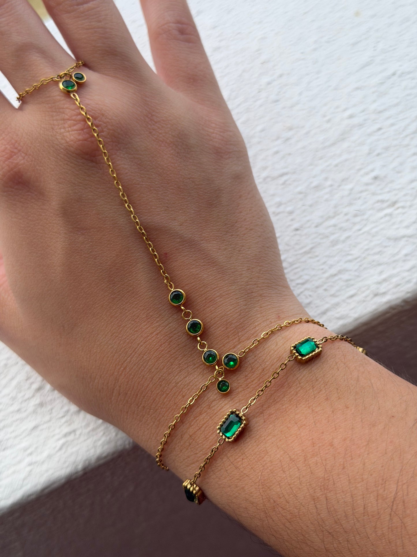 Emerald hand chain