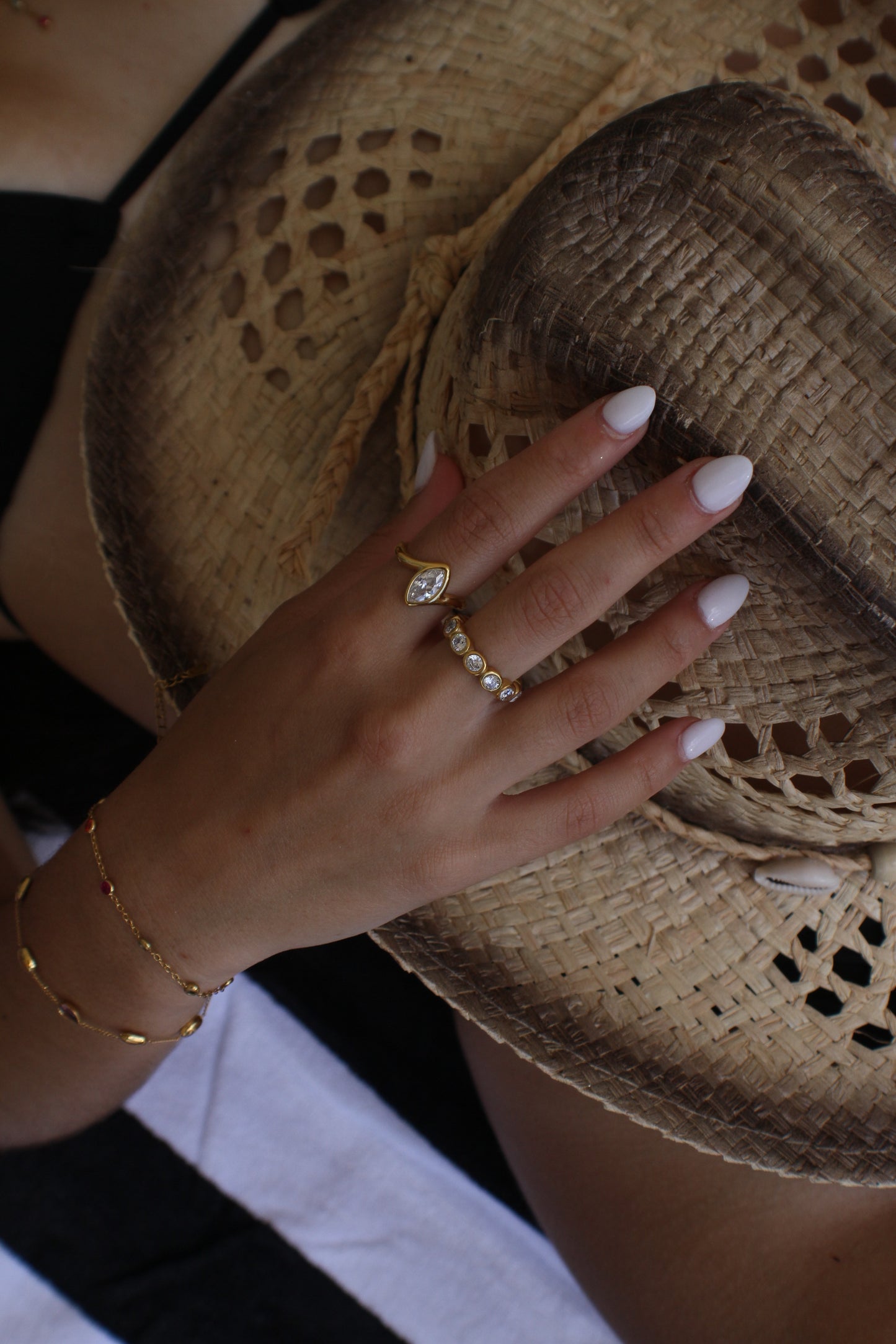 Celia ring